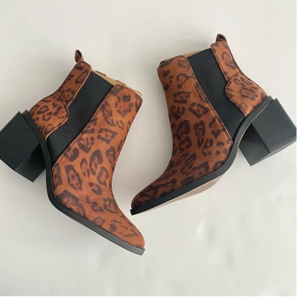 New Vince Camuto Kreshna Chelsea boot leopard print leather booties animal - Picture 11 of 12